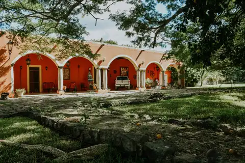 Casa Frida, a courtyard guesthouse in Jalatlaco