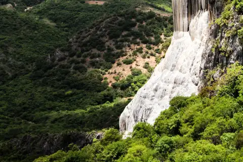 Sunrise hike to Hierve el Agua with Beto