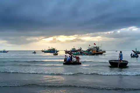 Morning river fishing with Hải